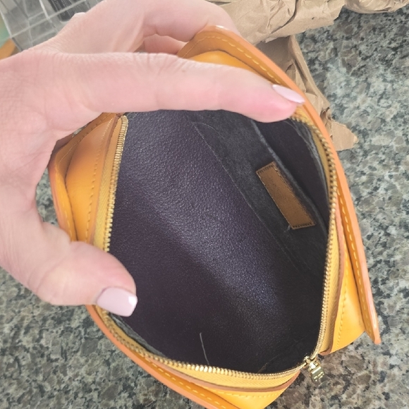 Louis Vuitton Yellow Epi Leather Wallet - Picture 8 of 16